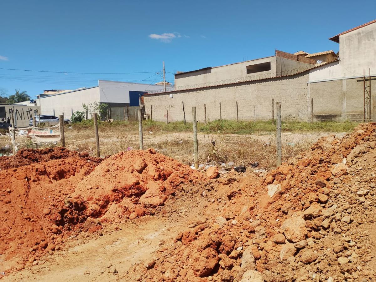 Lote, Céu Azul, 0 Quarto, 0 Vaga