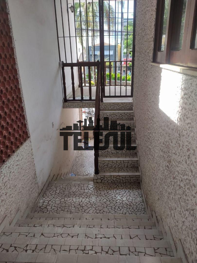 Casa, Centro, 4 Quartos, 0 Vaga, 1 Suíte
