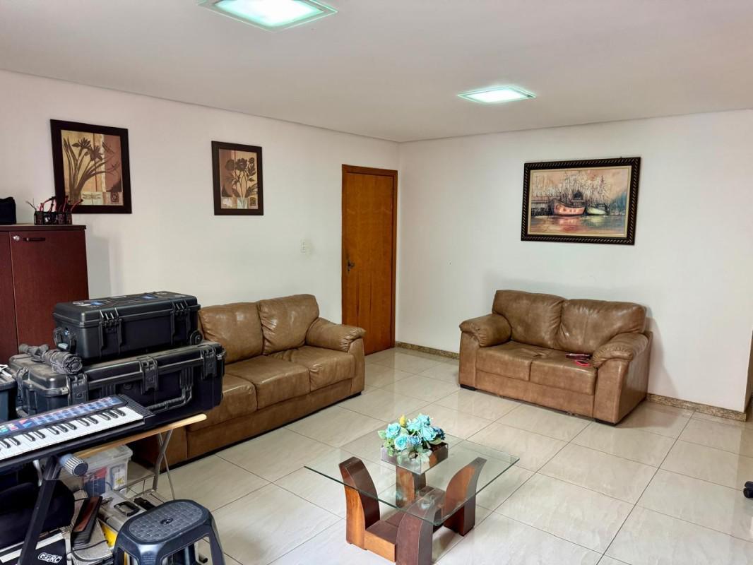 Casa, Ana Lúcia, 3 Quartos, 2 Vagas, 1 Suíte