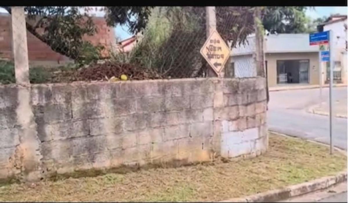 Lote, Centro, 0 Quarto, 3 Vagas