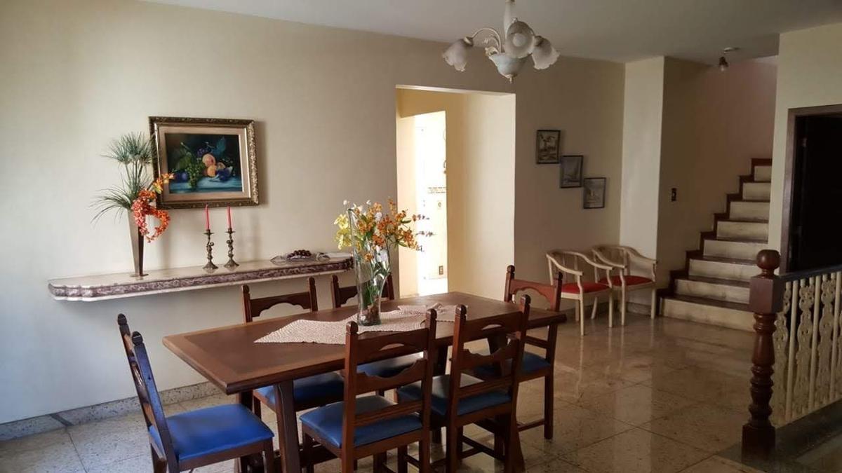 Casa, Castelo, 4 Quartos, 3 Vagas, 2 Suítes