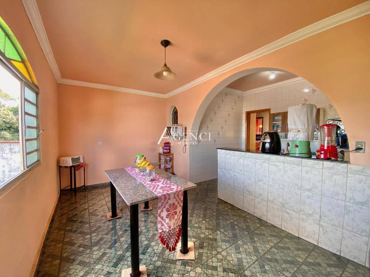 Casa, Santa Maria, 6 Quartos, 0 Vaga, 0 Suíte