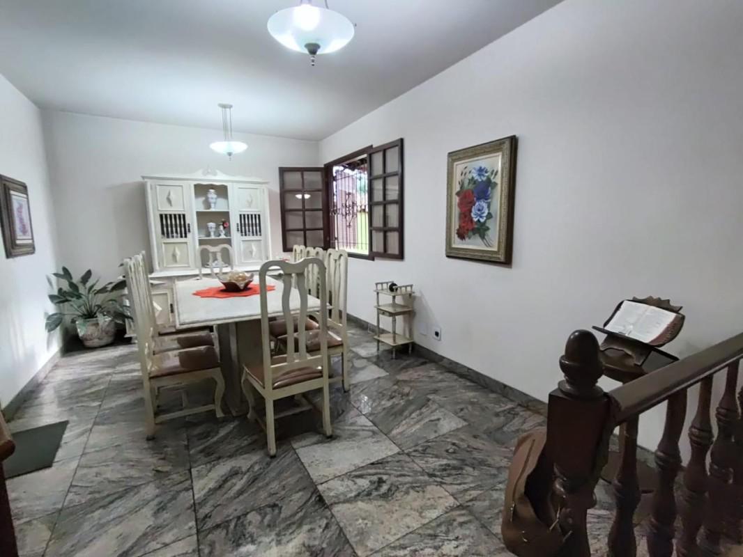 Casa, Conjunto Califórnia, 3 Quartos, 3 Vagas, 2 Suítes