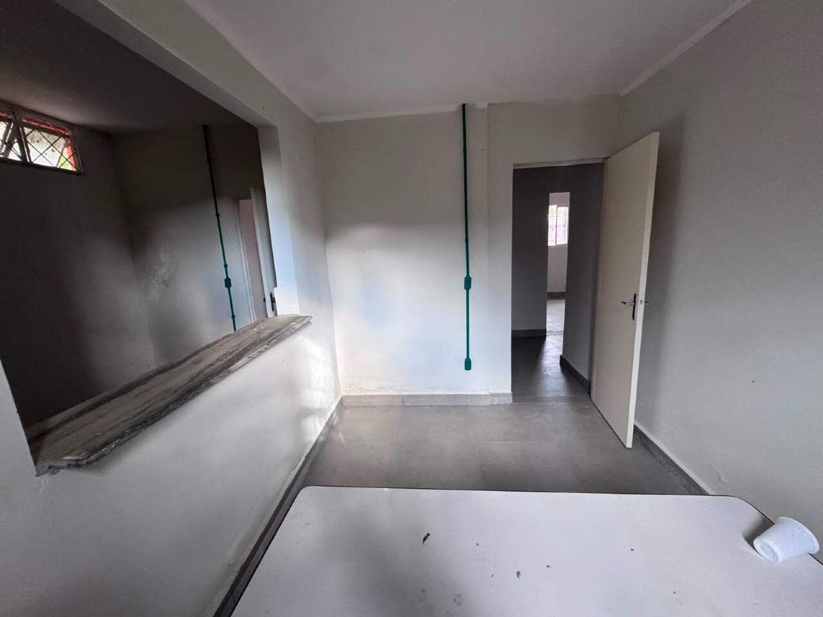 Casa, Cinquentenário, 0 Quarto, 0 Vaga