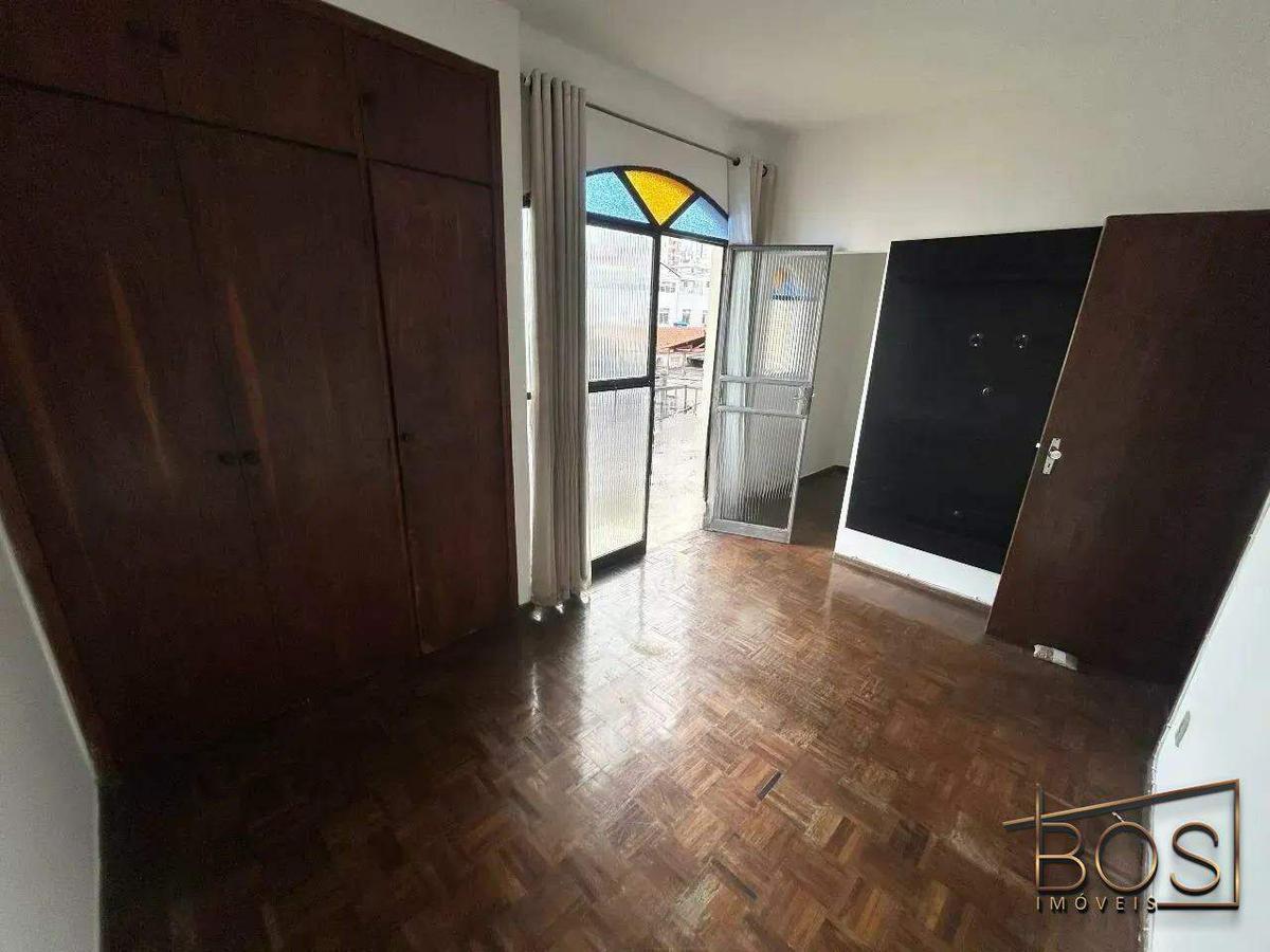 Apartamento, Sagrada Família, 2 Quartos, 0 Vaga