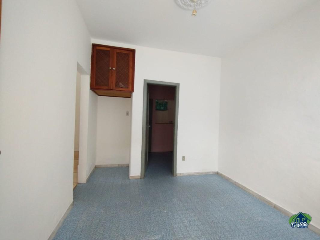 Casa, Cachoeirinha, 2 Quartos, 0 Vaga