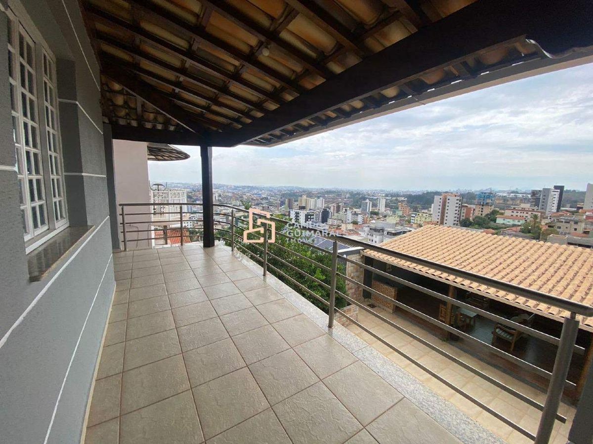 Casa, Barreiro, 3 Quartos, 4 Vagas, 1 Suíte