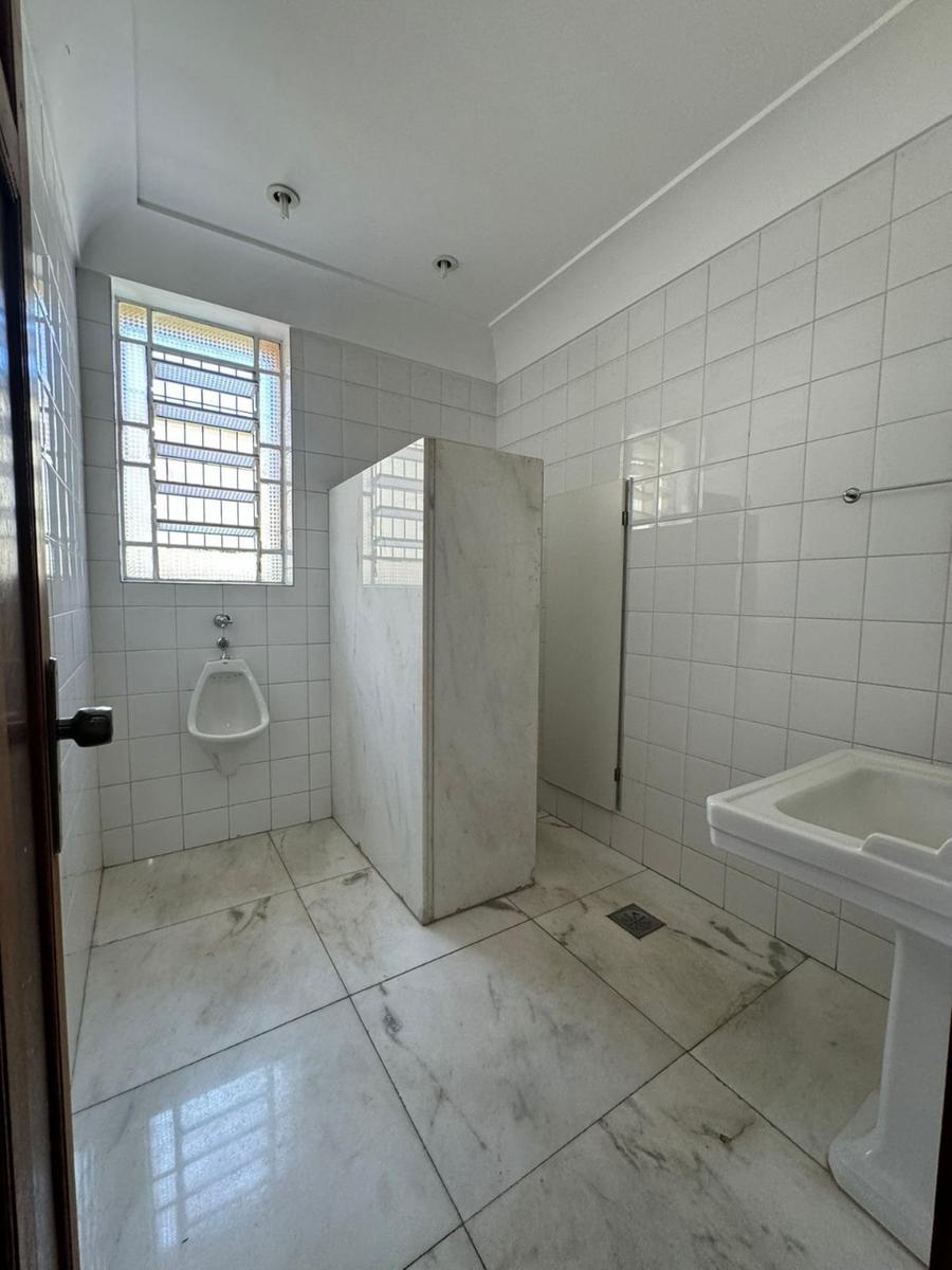 Casa, Funcionários, 10 Quartos, 30 Vagas, 5 Suítes