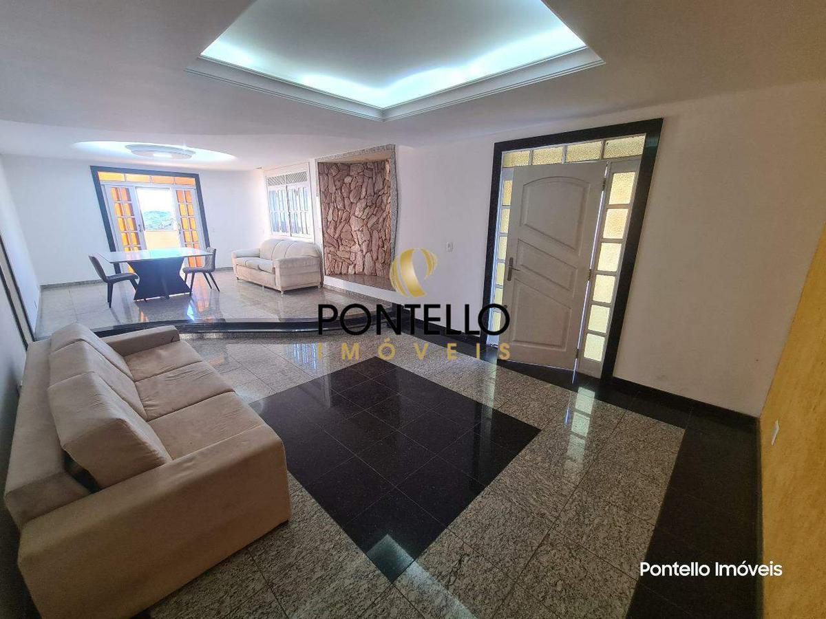 Casa, Cachoeirinha, 5 Quartos, 12 Vagas, 1 Suíte