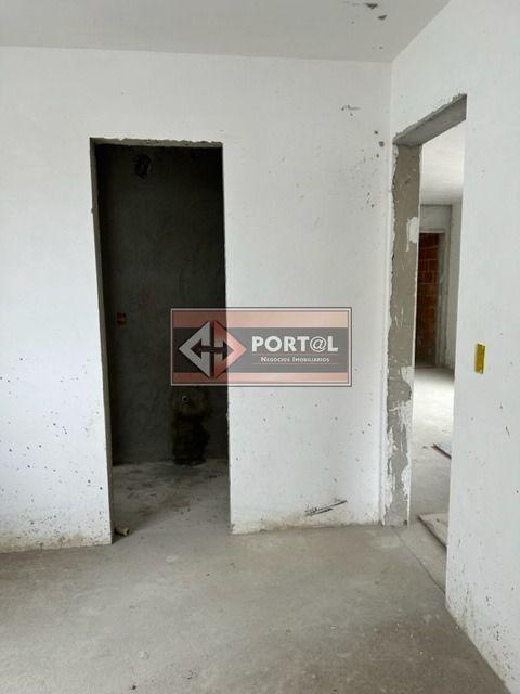 Apartamento, Floresta, 2 Quartos, 2 Vagas, 2 Suítes