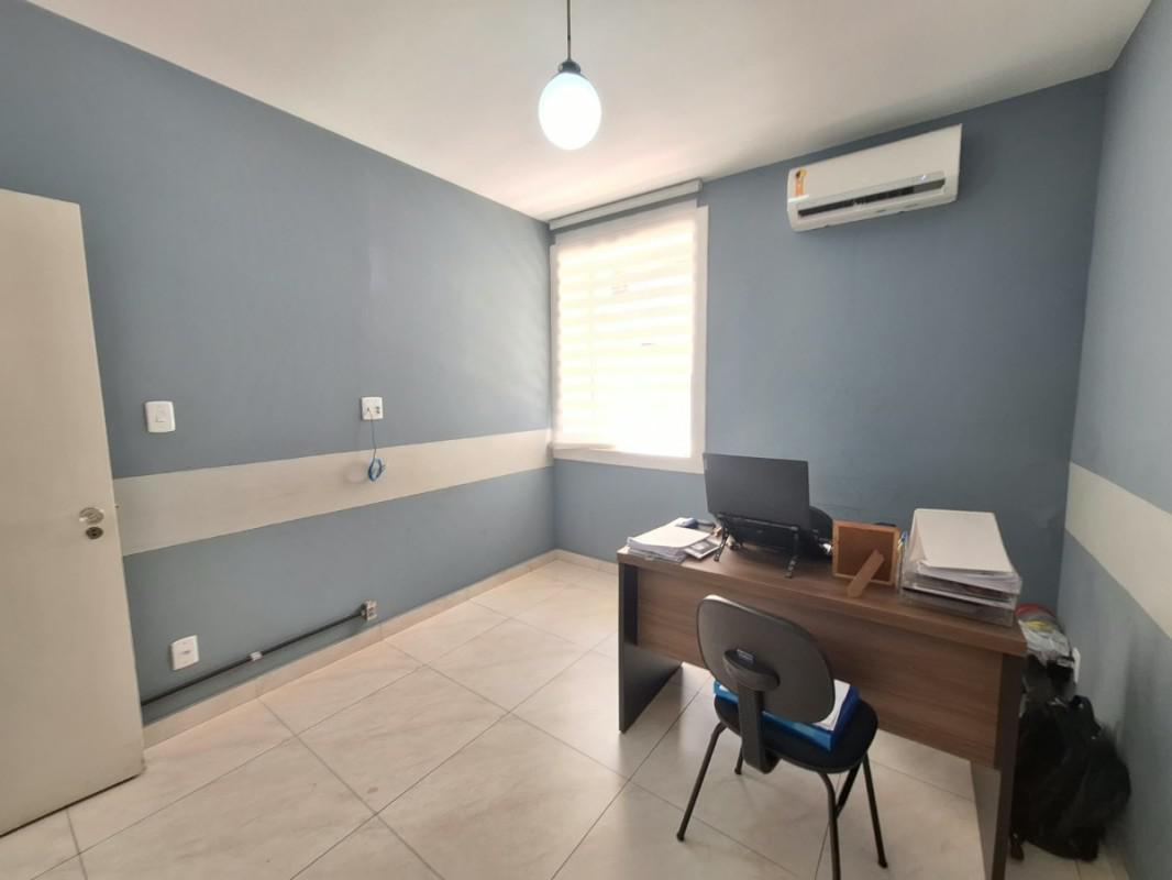 Casa Comercial, Floresta, 5 Quartos, 4 Vagas, 1 Suíte