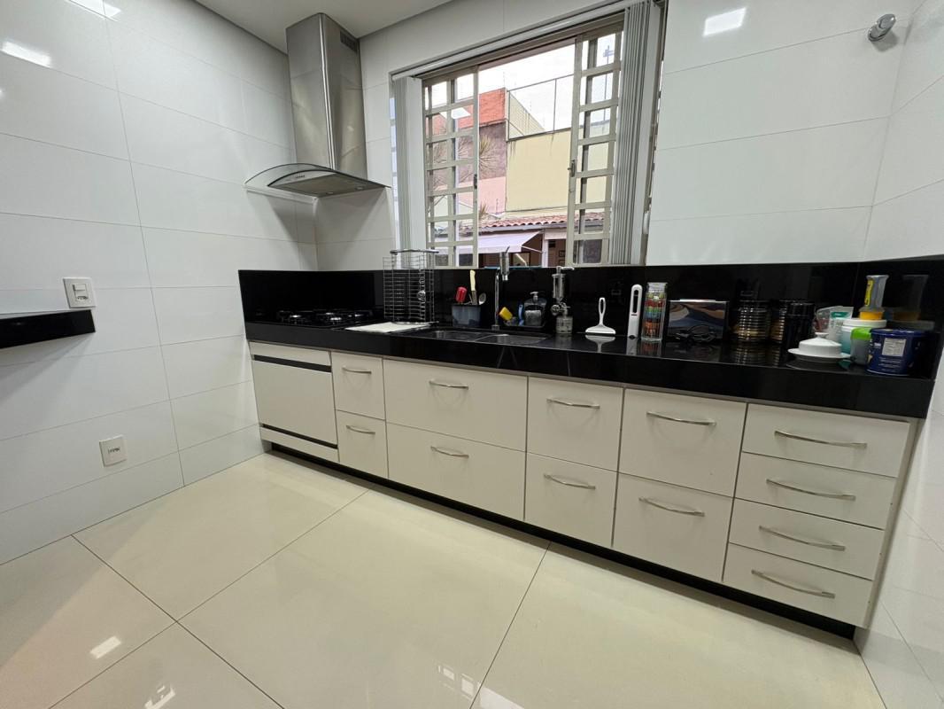Casa, Serrano, 5 Quartos, 5 Vagas, 1 Suíte