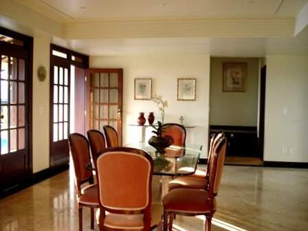 Casa, Centro, 4 Quartos, 3 Vagas, 2 Suítes