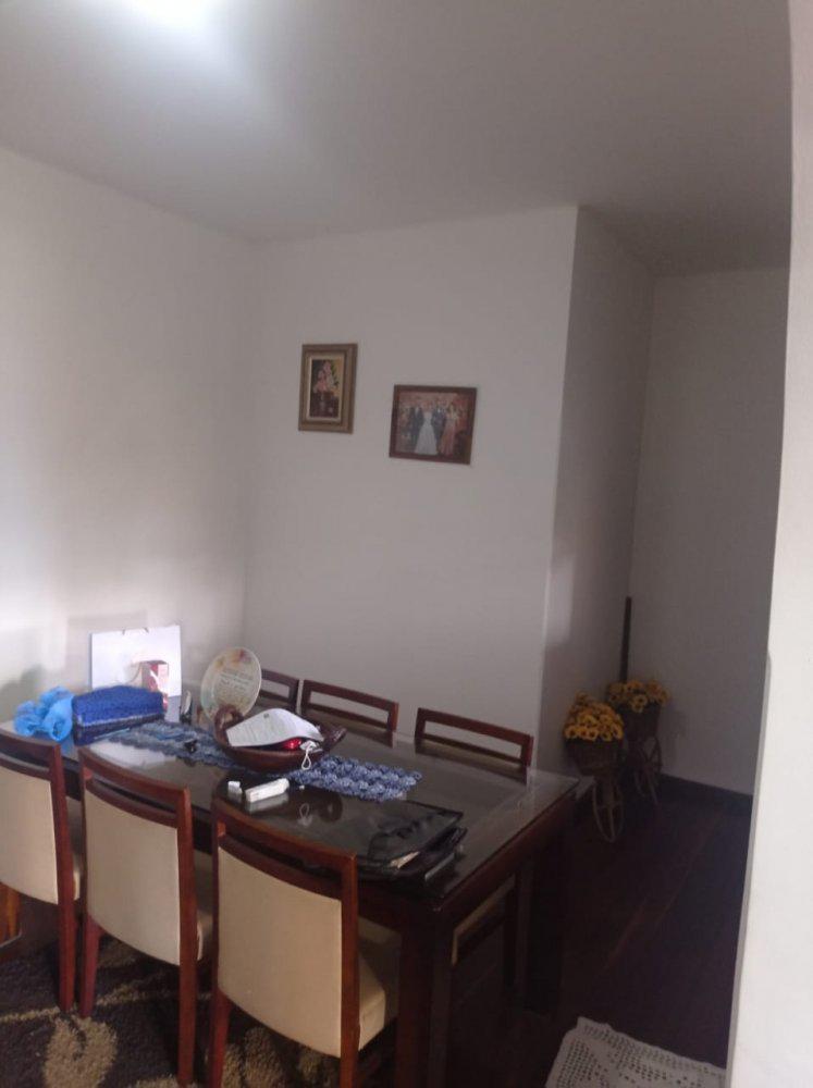 Casa, Centro, 3 Quartos, 0 Vaga, 1 Suíte