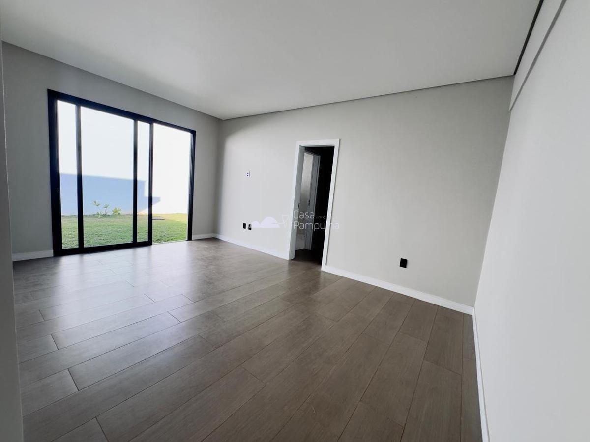 Casa, Trevo, 4 Quartos, 3 Vagas, 3 Suítes