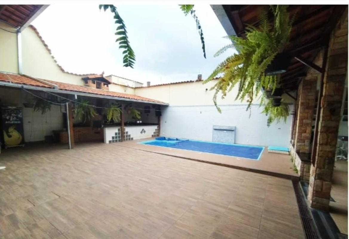 Casa, São Geraldo, 6 Quartos, 5 Vagas, 2 Suítes