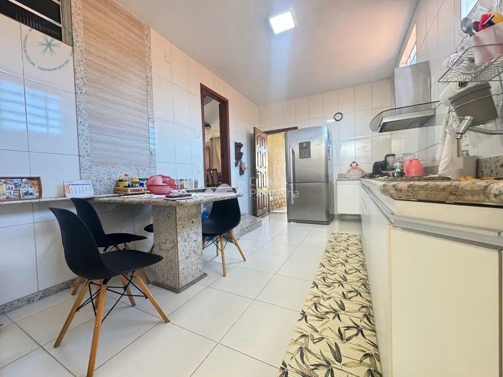 Casa, Itapoã, 4 Quartos, 2 Vagas, 2 Suítes