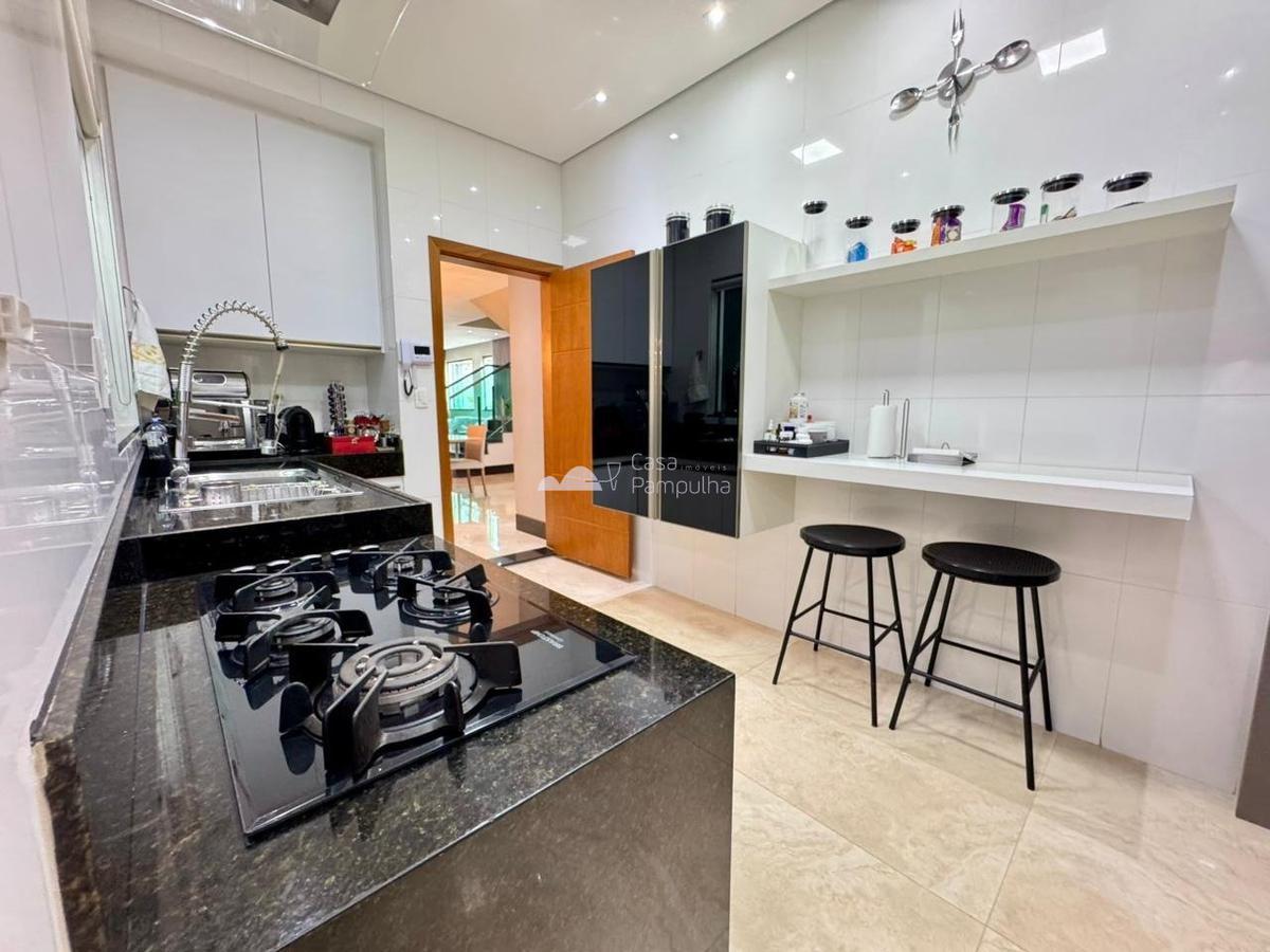 Casa, Santa Amélia, 3 Quartos, 6 Vagas, 2 Suítes