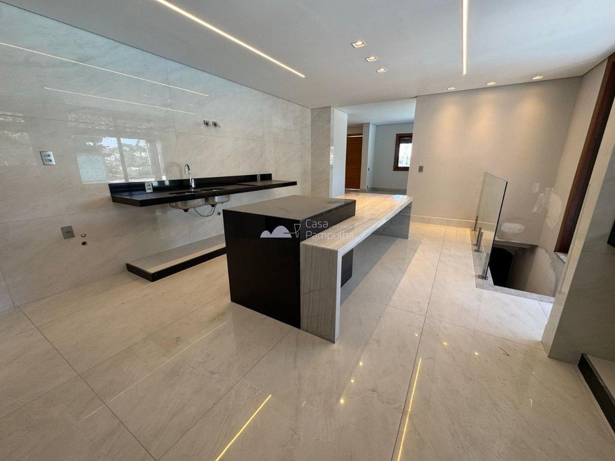 Casa, Jardim Atlântico, 5 Quartos, 6 Vagas, 3 Suítes