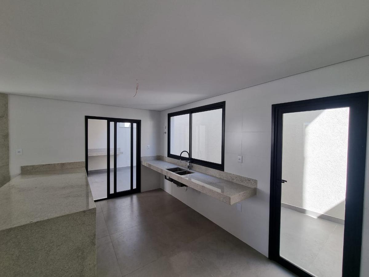 Casa, Planalto, 3 Quartos, 2 Vagas, 1 Suíte