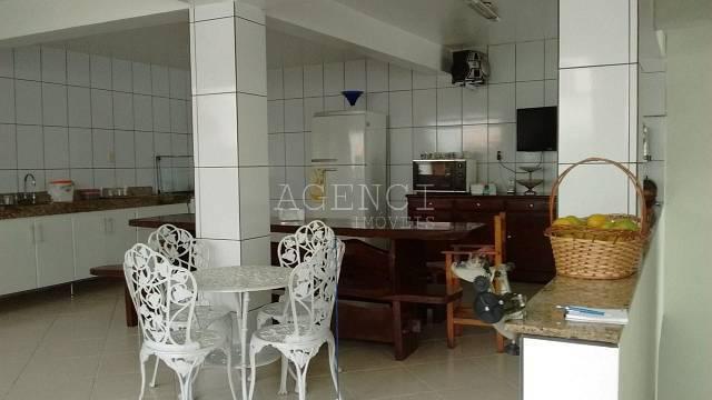 Casa, Camargos, 5 Quartos, 0 Vaga, 3 Suítes