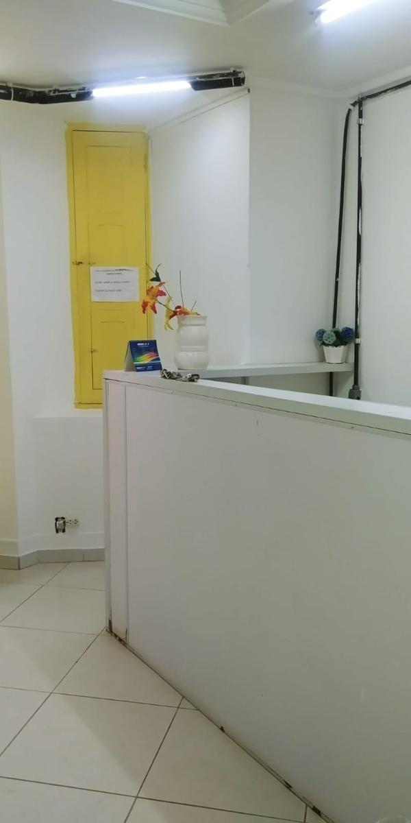 Casa Comercial, Funcionários, 0 Quarto, 10 Vagas