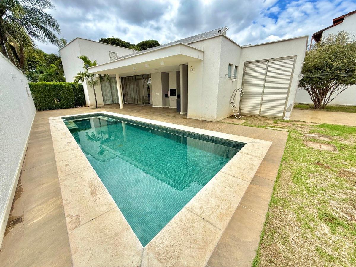 Casa, São Luiz (pampulha), 3 Quartos, 10 Vagas, 3 Suítes