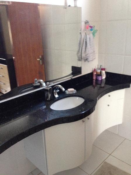 Casa, Xangri-lá, 4 Quartos, 2 Vagas, 1 Suíte