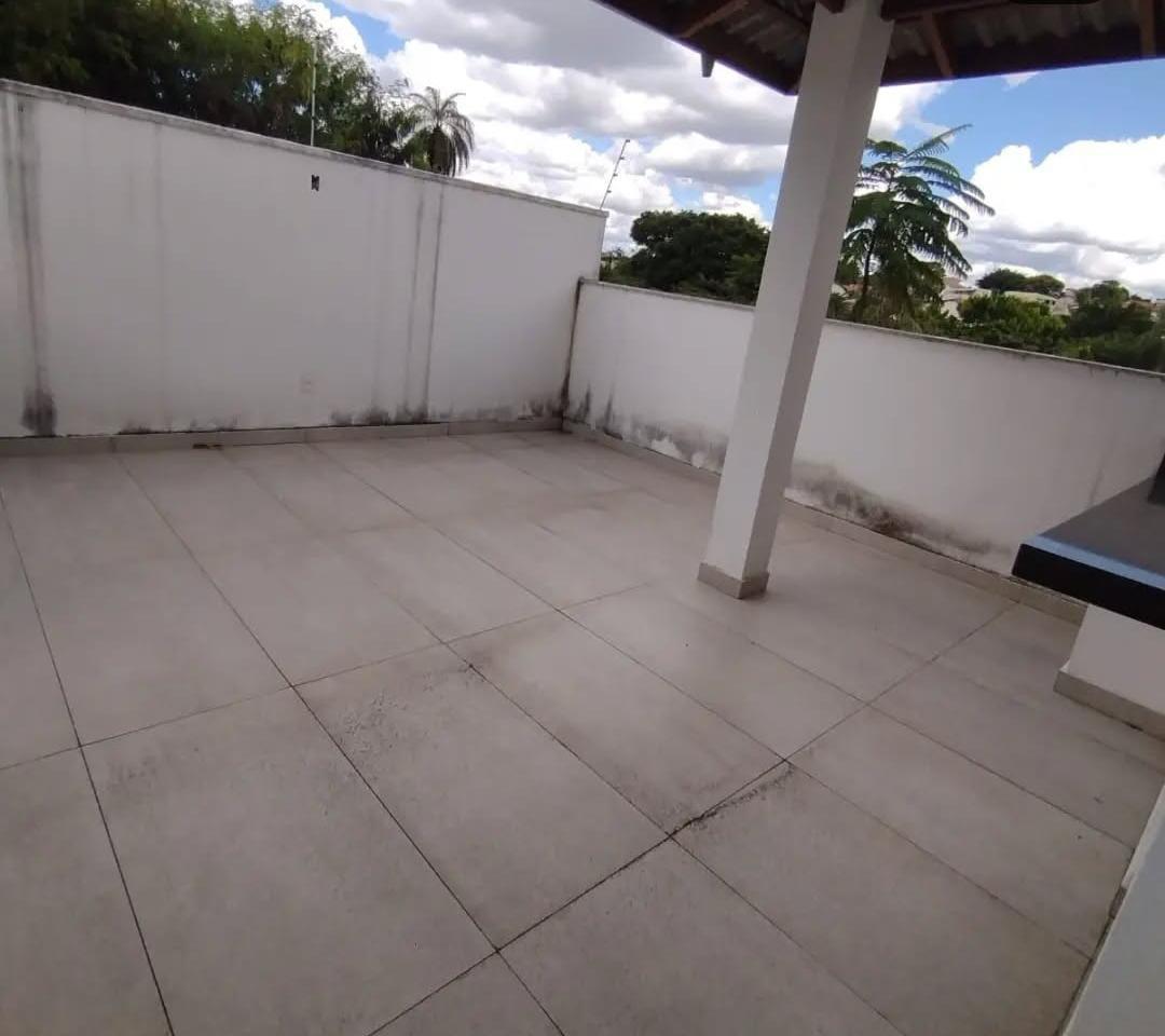 Casa, Centro, 3 Quartos, 2 Vagas, 1 Suíte