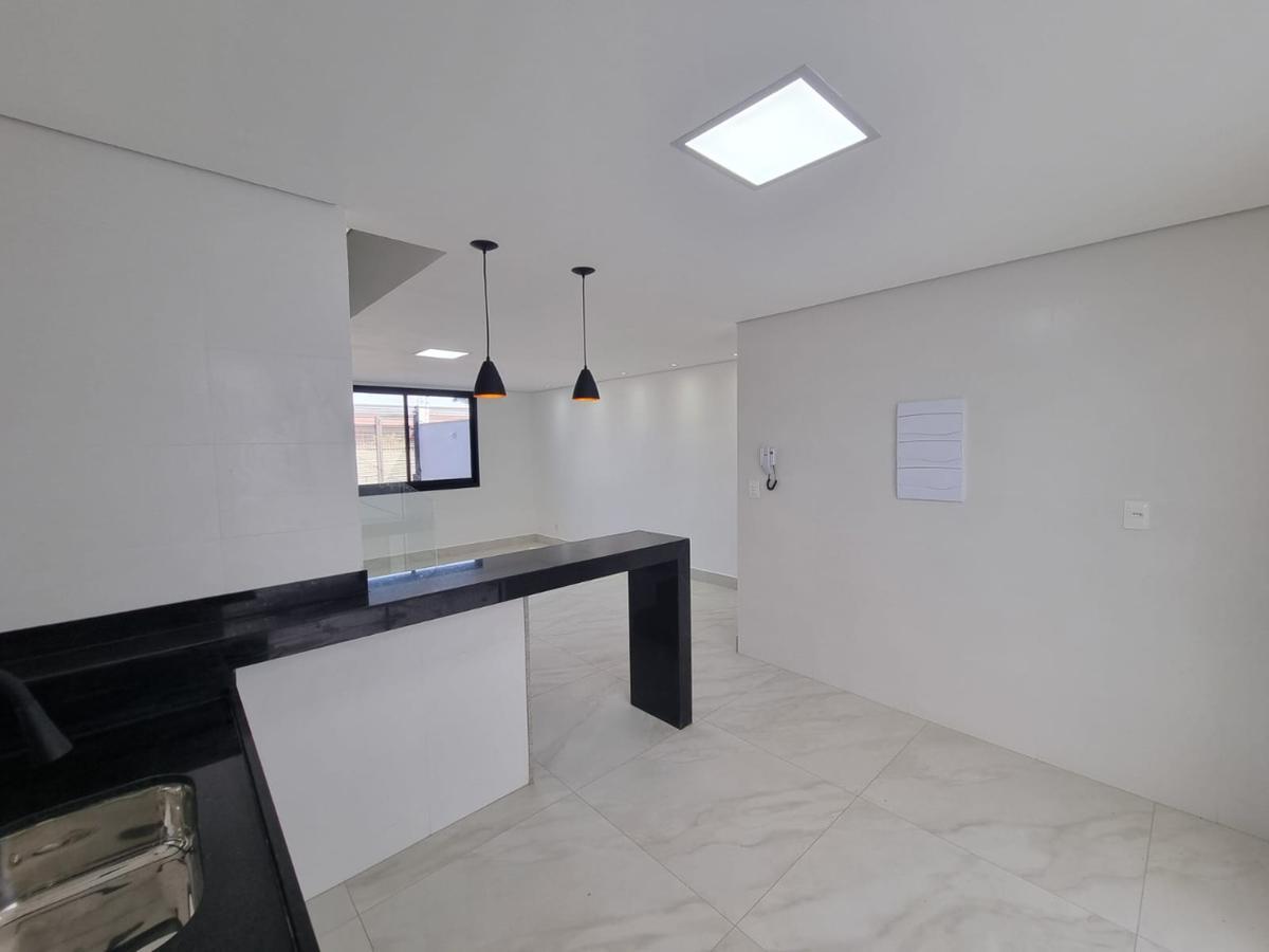 Casa, Planalto, 3 Quartos, 1 Vaga, 1 Suíte