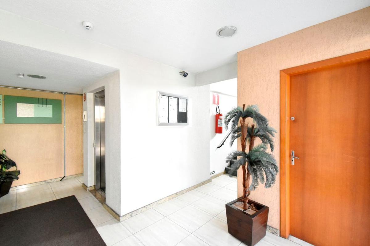 Sala, Liberdade, 0 Quarto, 13 Vagas