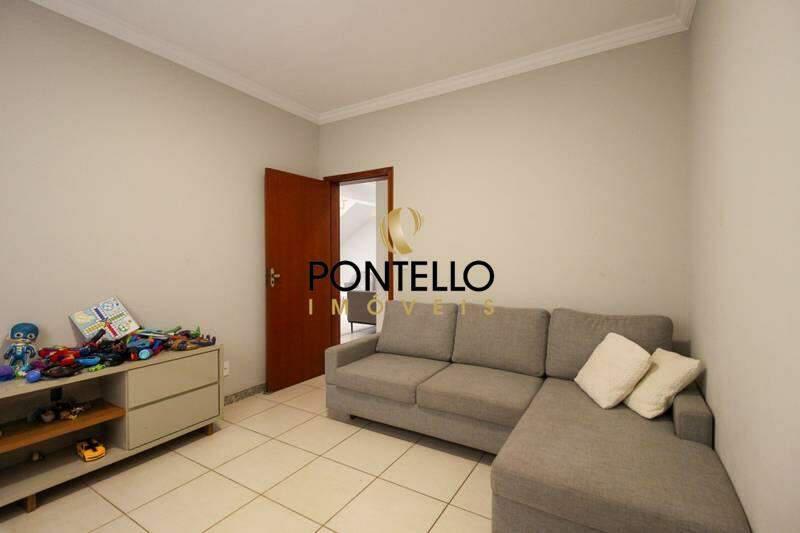 Casa, João Pinheiro, 5 Quartos, 5 Vagas, 1 Suíte