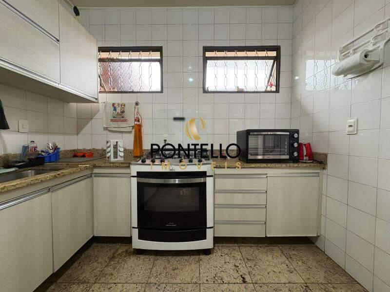 Casa, Dona Clara, 3 Quartos, 4 Vagas, 1 Suíte