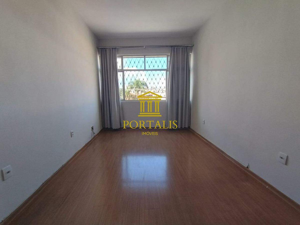 Apartamento, Floresta, 2 Quartos, 0 Vaga, 1 Suíte