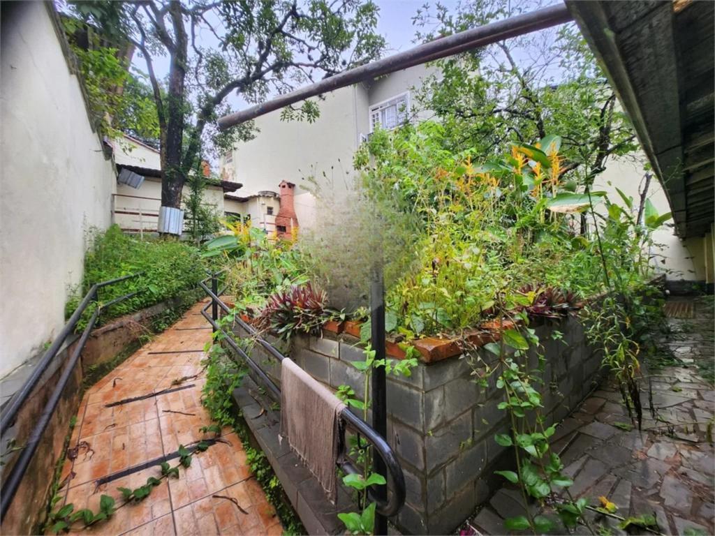 Casa, Centro, 3 Quartos, 2 Vagas, 1 Suíte