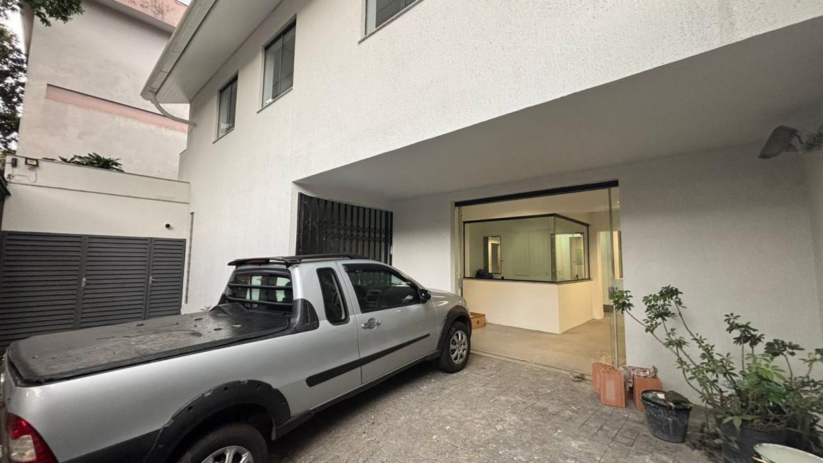Casa Comercial, Floresta, 0 Quarto, 3 Vagas