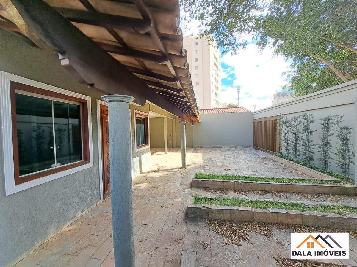 Casa, Santa Mônica, 4 Quartos, 5 Vagas, 2 Suítes