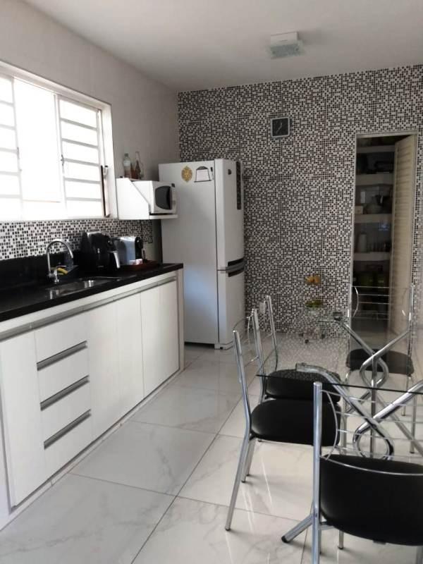 Casa, Carlos Prates, 3 Quartos, 4 Vagas, 1 Suíte