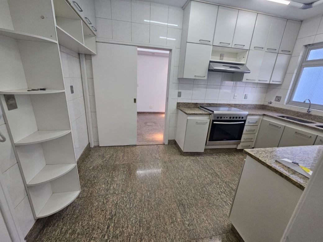 Apartamento, Funcionários, 4 Quartos, 3 Vagas, 2 Suítes