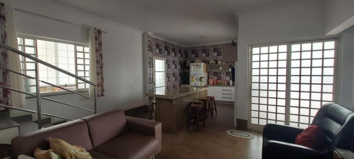 Casa, Jardim Riacho das Pedras, 3 Quartos, 10 Vagas, 1 Suíte