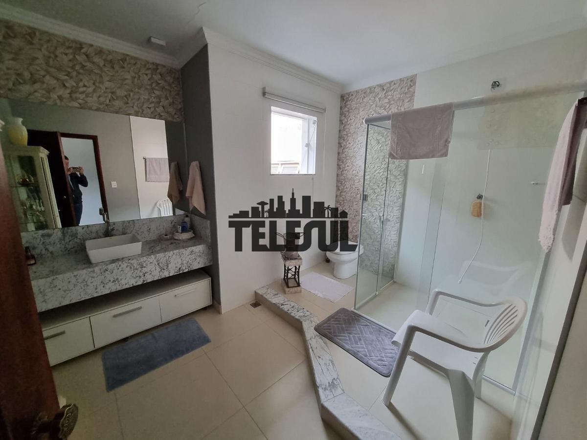 Casa, Vila Pinto, 6 Quartos, 2 Vagas, 2 Suítes