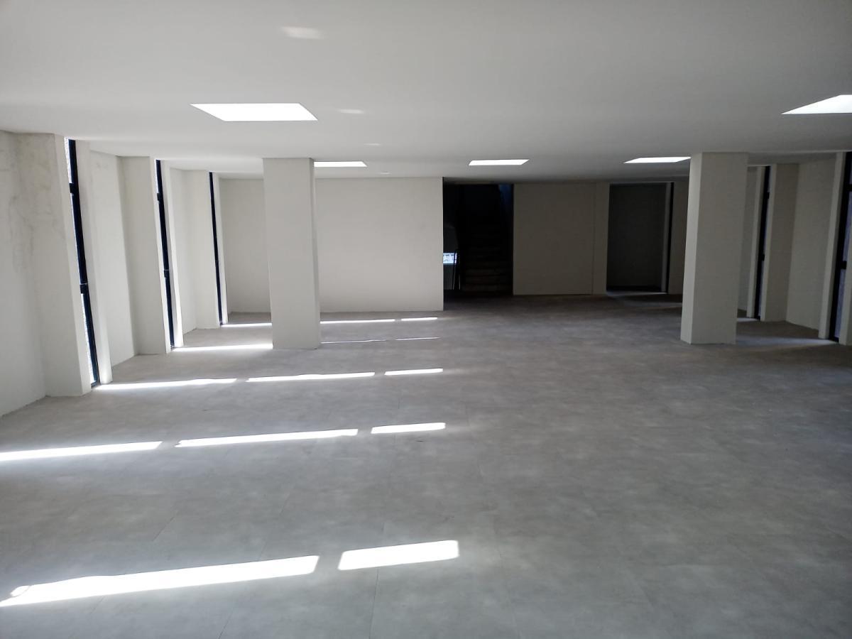 Prédio, Floresta, 0 Quarto, 25 Vagas