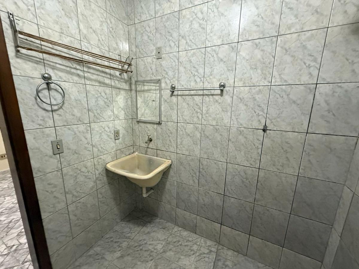 Quitinete, Santa Cruz, 1 Quarto, 0 Vaga