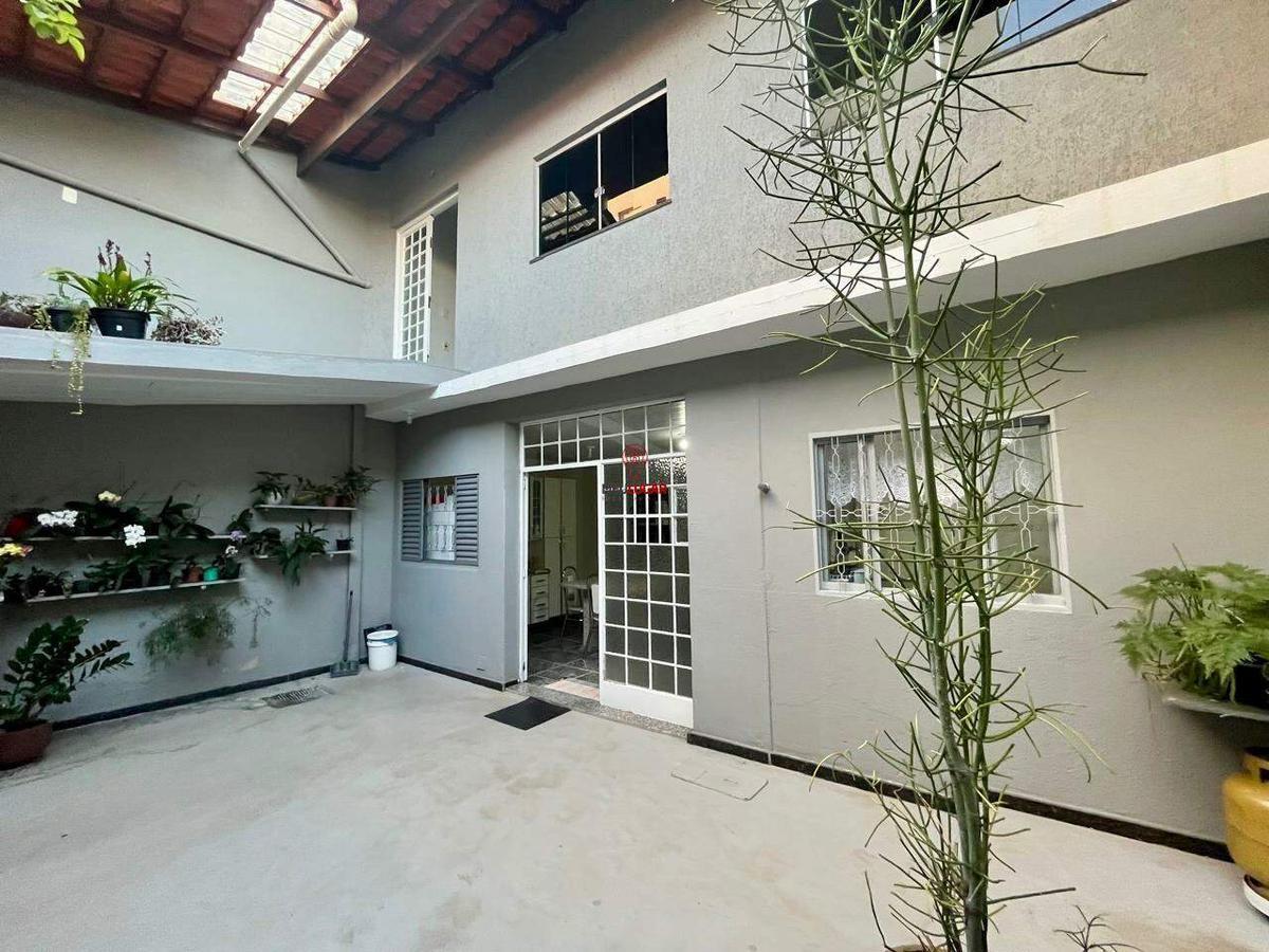 Casa, Teixeira Dias, 3 Quartos, 3 Vagas, 1 Suíte