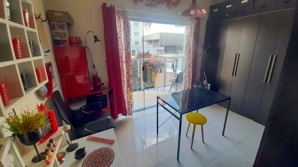 Casa, Parque Xangri-lá, 3 Quartos, 2 Vagas, 2 Suítes