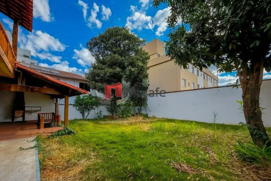 Casa, Castelo, 4 Quartos, 4 Vagas, 1 Suíte