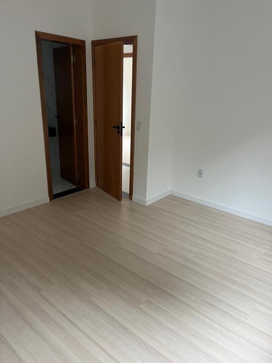 Casa, Floresta Encantada, 3 Quartos, 5 Vagas, 1 Suíte