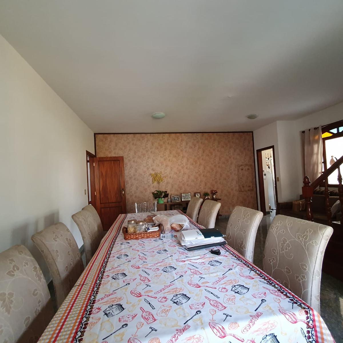 Casa, Santa Cruz, 4 Quartos, 6 Vagas, 2 Suítes