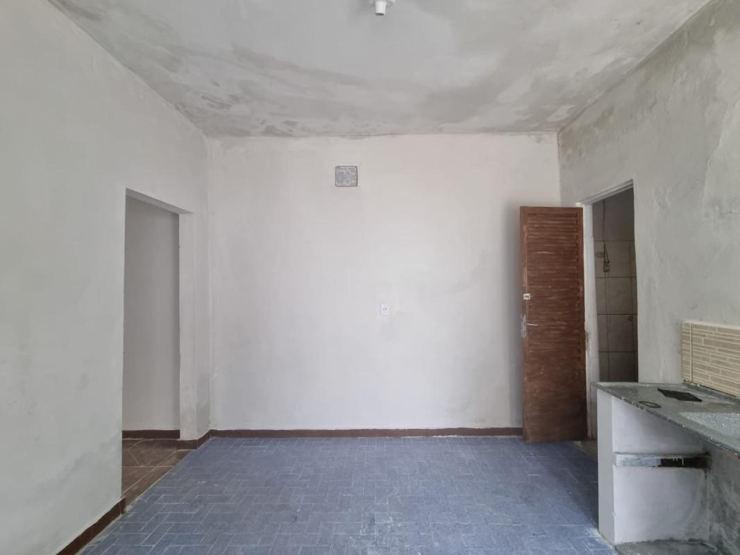 Quitinete, Industrial, 1 Quarto, 0 Vaga