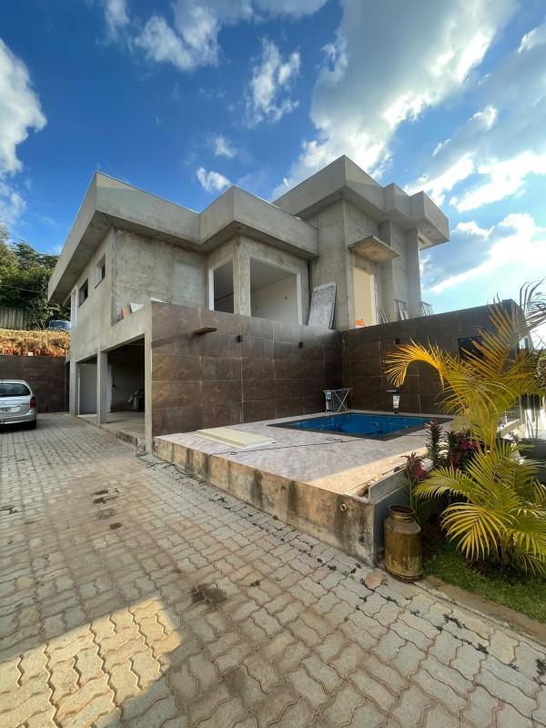 Casa, Serra dos Bandeirantes, 3 Quartos, 4 Vagas, 2 Suítes